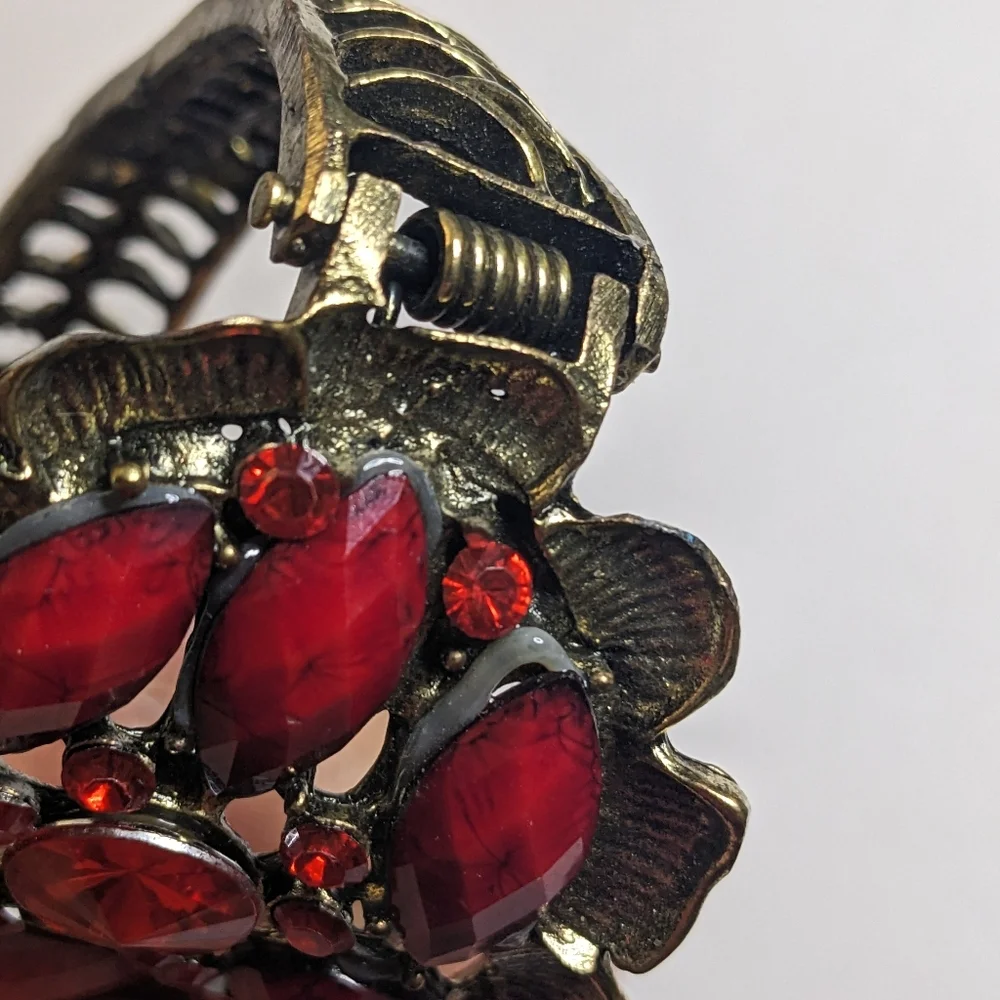 Vintage Antique Gold Tone Hinged‎ Oval Metal Bracelet